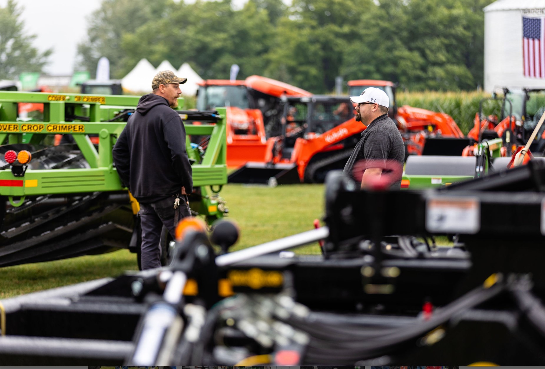 Discover the Mandako 27′ Storm at the Sioux Falls Farm Show! 🌾💨 | Mandako